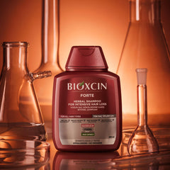 شامبو فورت هيربال Forte Herbal للعناية بتساقط الشعر لجميع أنواع الشعر 300 مل - بيوكسين Bioxcin